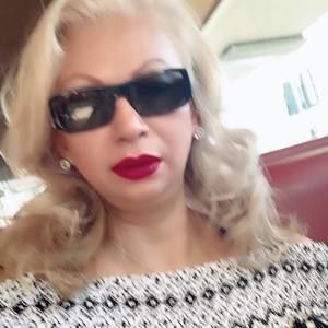 Meet your Posher, Carrol